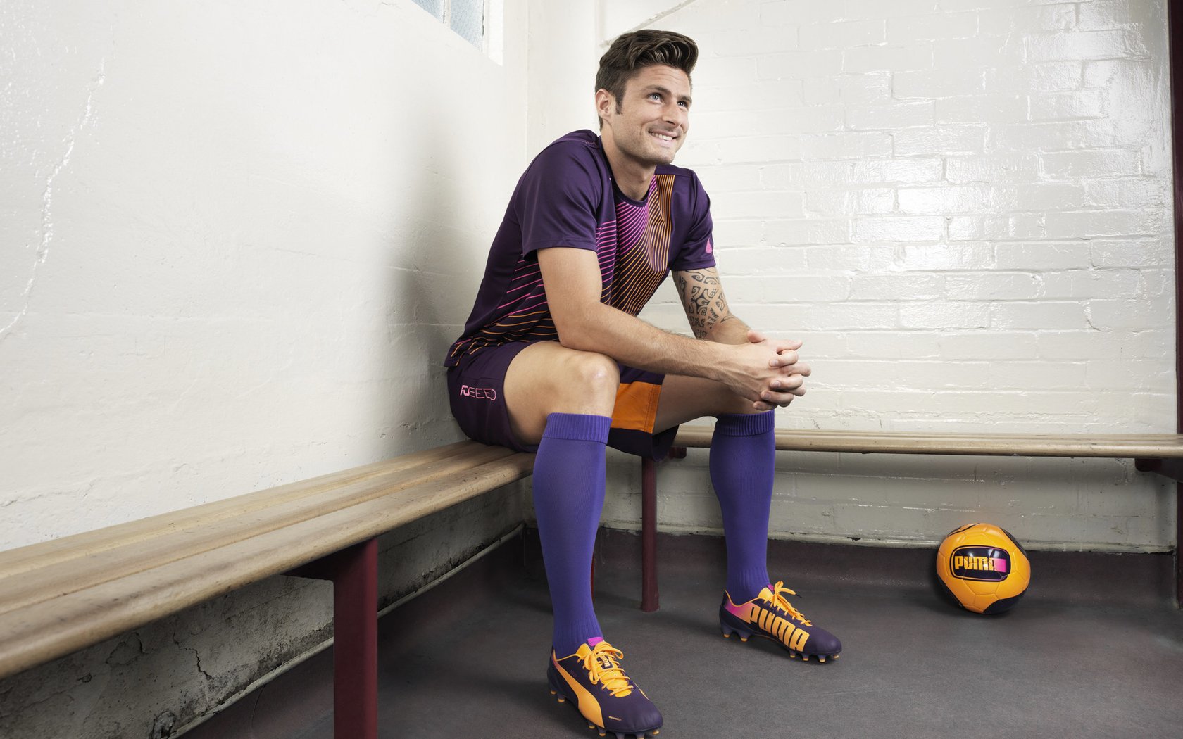 开云电竞在线-布里斯托城战术多样，海港之队冲击连胜，布里斯托有海吗