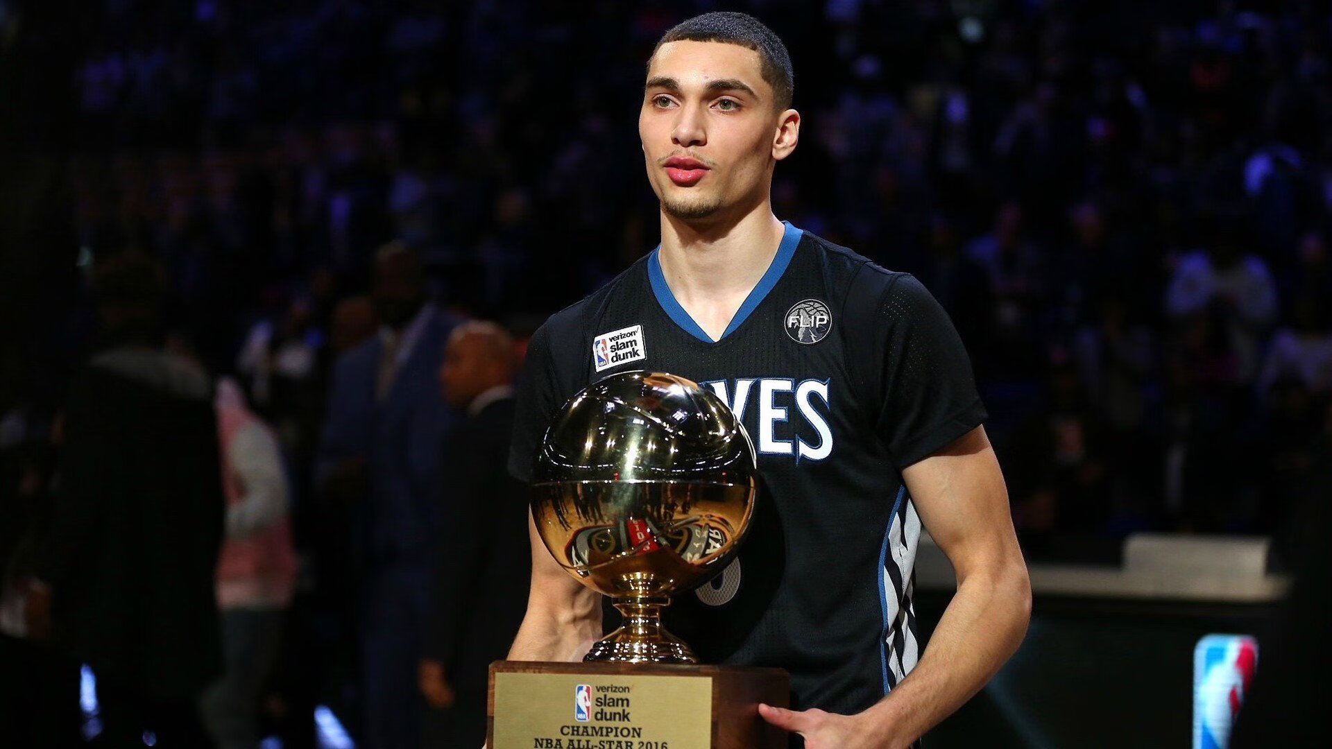 开云娱乐官网-湖人老板投资电竞俱乐部引关注，湖人老板一年能赚多少钱