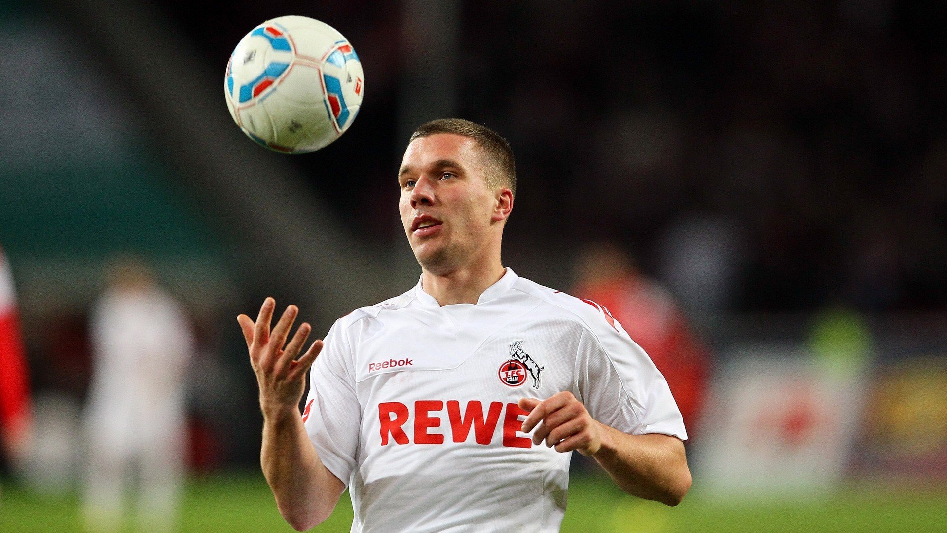 开云体育中国官网-热刺后防犯错，英超卫冕冠军形势不容乐观，2020年英超热刺